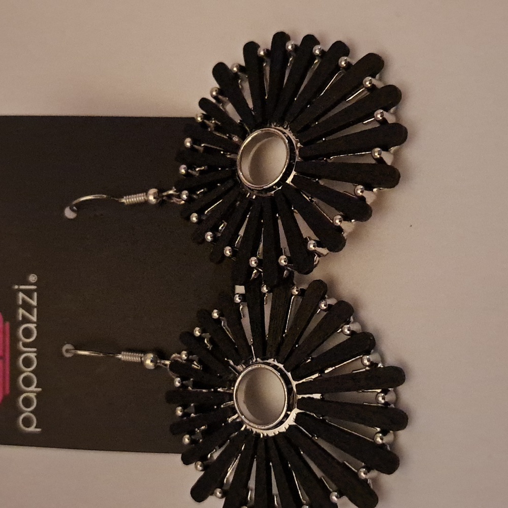 Earrings - Picture 2 of 3